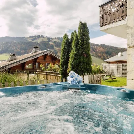 3 Bed With Jacuzzi Apartment